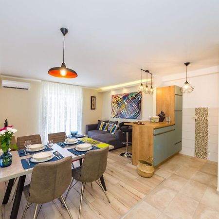 Ema 2Br Apt. In Old Town Centre Zara Esterno foto