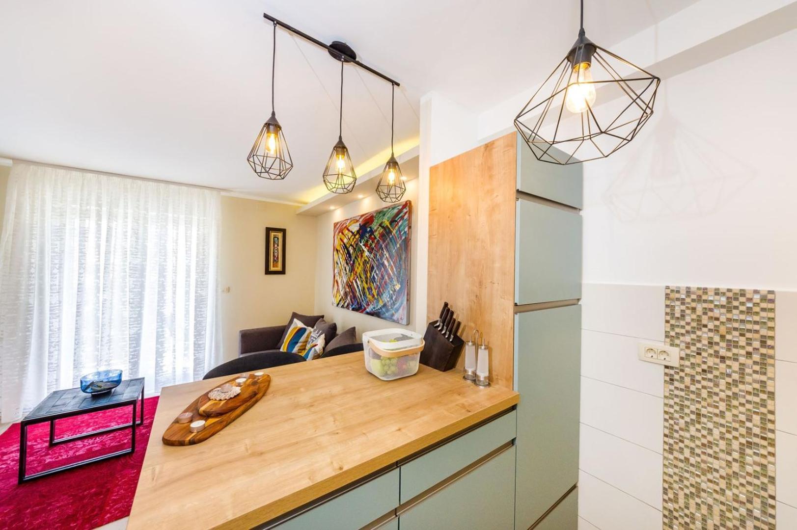 Ema 2Br Apt. In Old Town Centre Zara Esterno foto