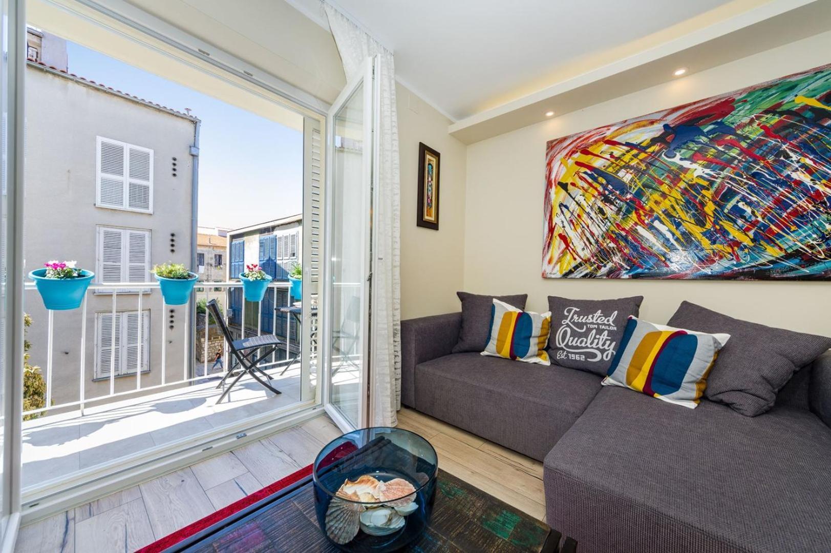 Ema 2Br Apt. In Old Town Centre Zara Esterno foto