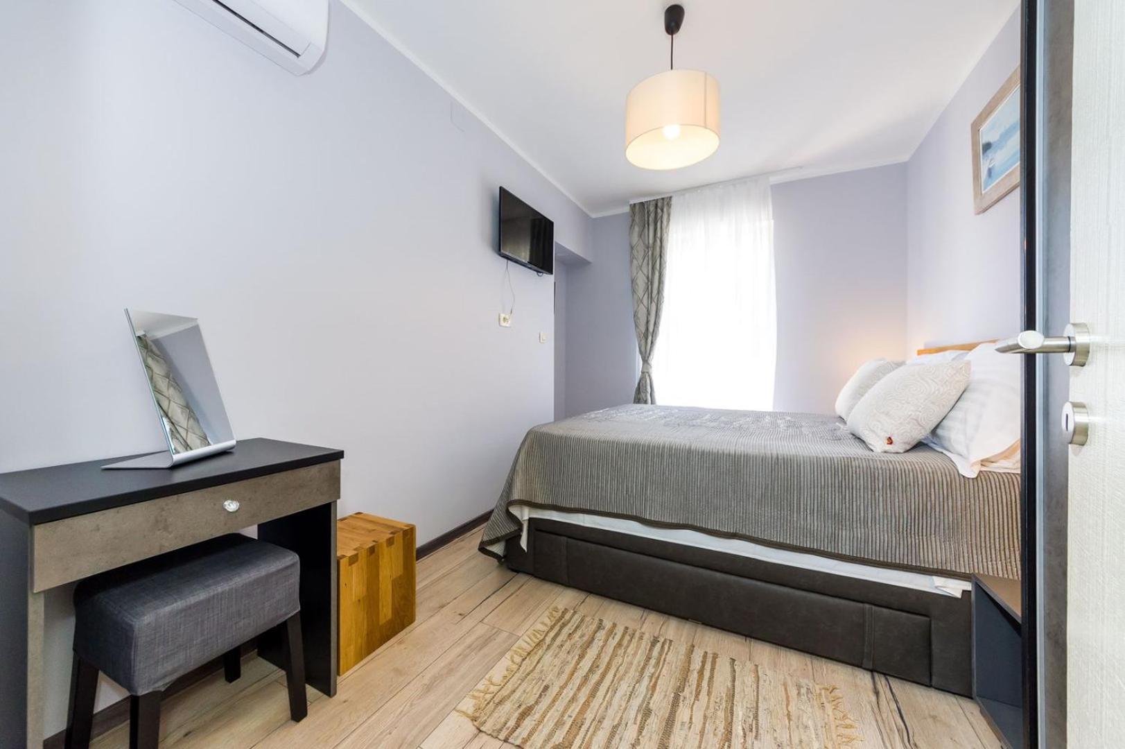 Ema 2Br Apt. In Old Town Centre Zara Esterno foto