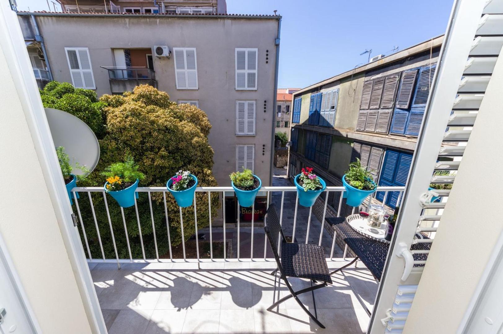 Ema 2Br Apt. In Old Town Centre Zara Esterno foto